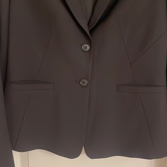 Ann Taylor Wool Blend 2 Front Button 2 Pocket Black Blazer size 6 - Picture 3 of 15